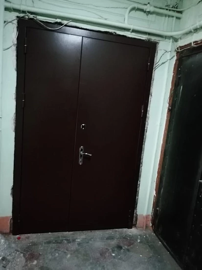 Металлическая дверь со звукоизоляцией двупольная